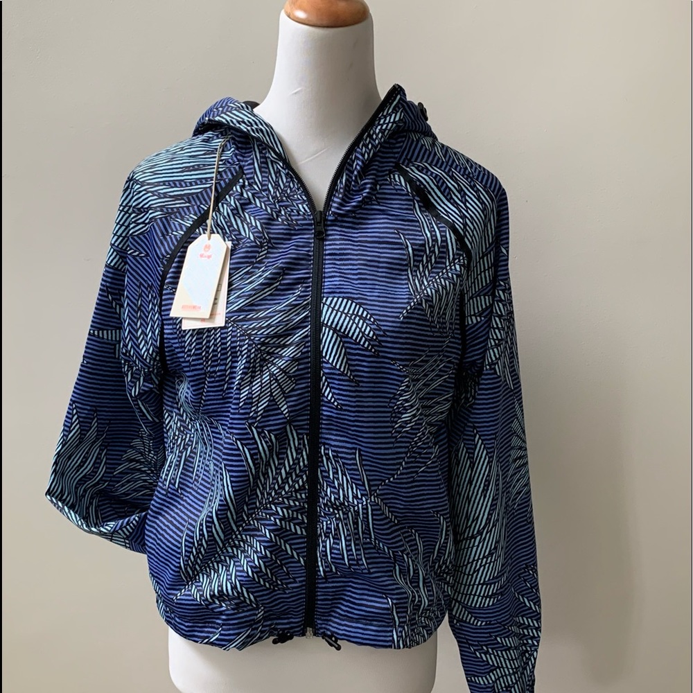 NEW NWT Maaji performance activewear light hooded jacket, blue / black, Small S